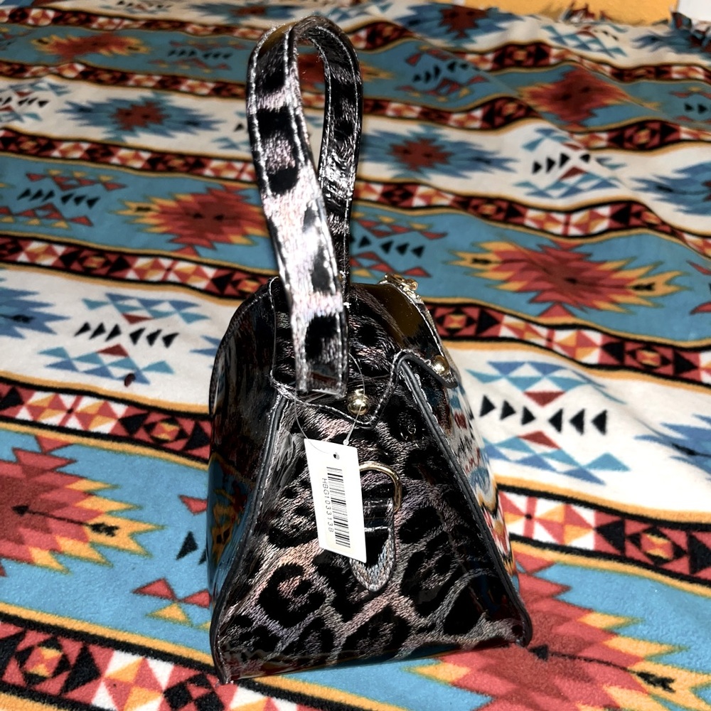 Small triangular purse